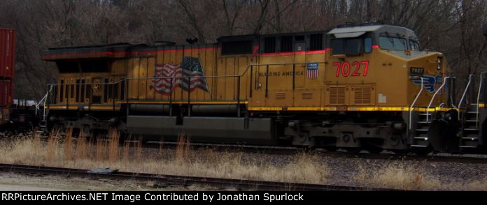 UP 7027, engineer's side view